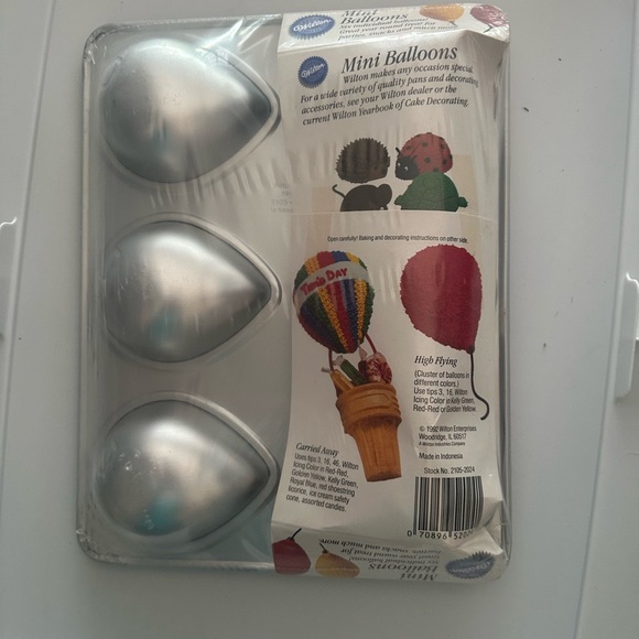 Wilton Aluminum 3D Mini Balloon Cake Pan NWT! - Picture 2 of 2
